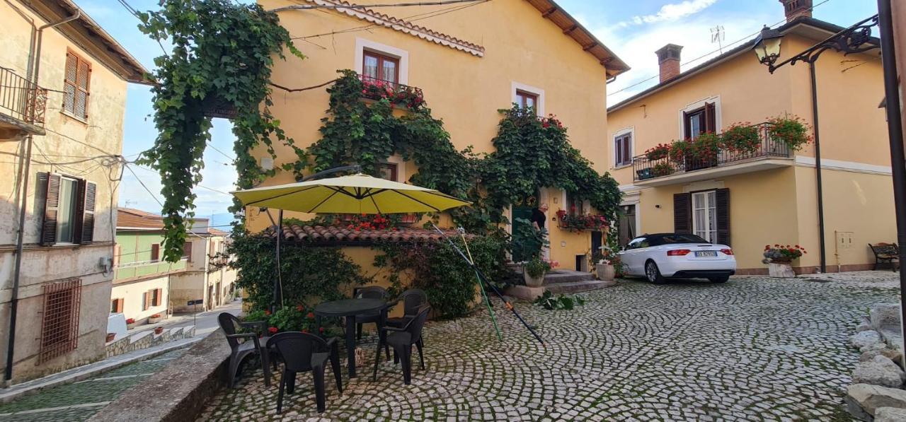 Scaccia Pensieri Villa Cerchio ภายนอก รูปภาพ