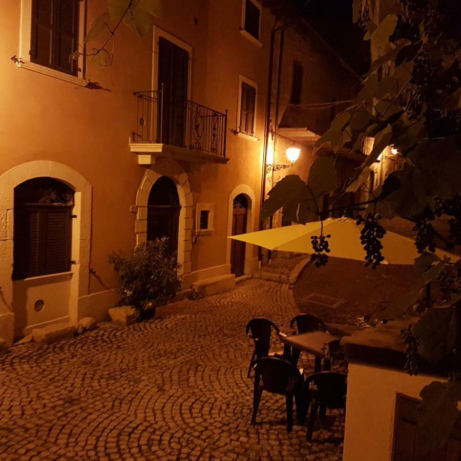 Scaccia Pensieri Villa Cerchio ภายนอก รูปภาพ
