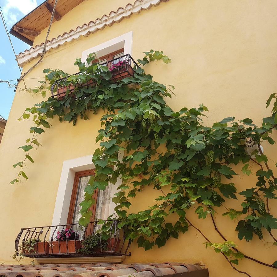 Scaccia Pensieri Villa Cerchio ภายนอก รูปภาพ
