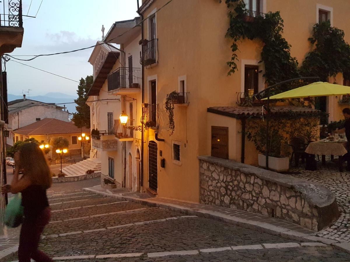 Scaccia Pensieri Villa Cerchio ภายนอก รูปภาพ
