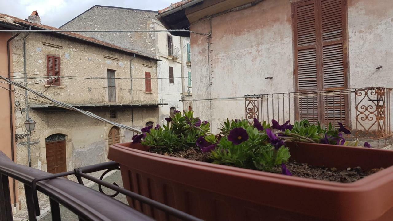 Scaccia Pensieri Villa Cerchio ภายนอก รูปภาพ