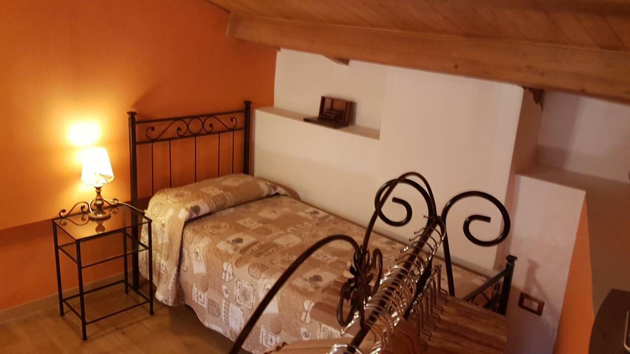 Scaccia Pensieri Villa Cerchio ภายนอก รูปภาพ