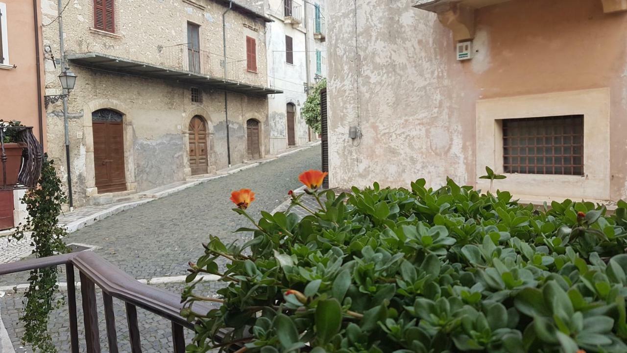 Scaccia Pensieri Villa Cerchio ภายนอก รูปภาพ