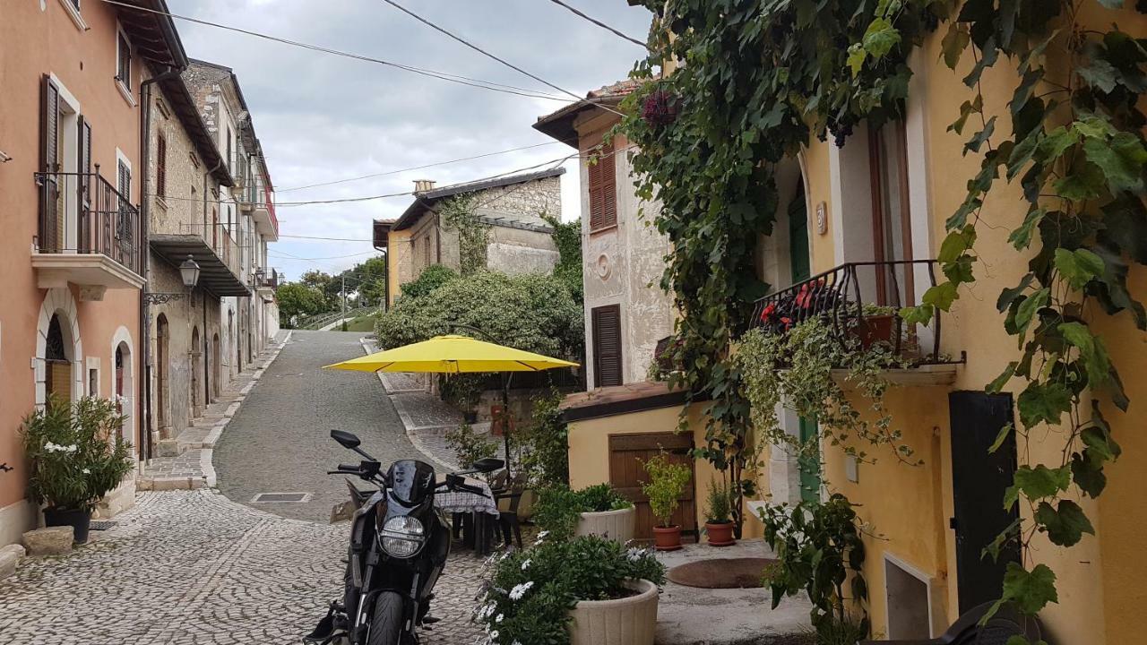 Scaccia Pensieri Villa Cerchio ภายนอก รูปภาพ